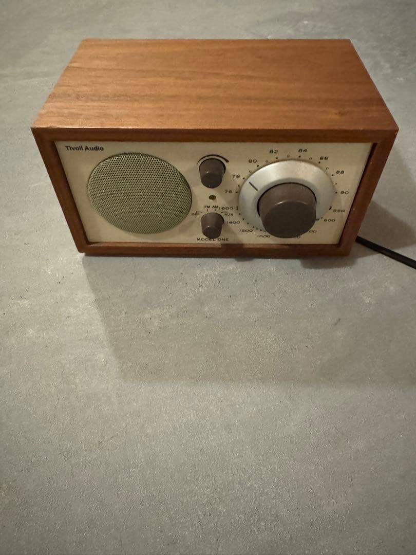 Tivoli Audio MODEL ONE ウッド調ラジオ