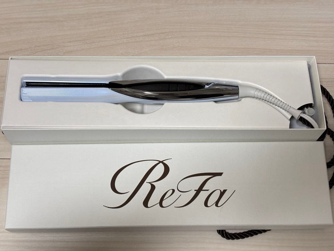 ⭐︎ReFa BEAUTECH STRAIGHT IRON⭐︎