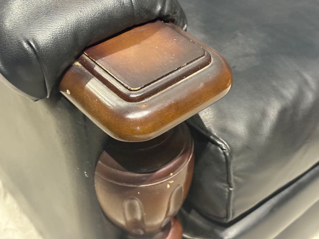 ①karimoku カリモク　レザーソファ　本革　リベット打ち　アンティーク　G