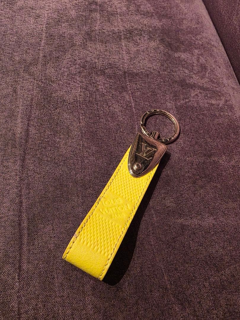 Louis Vuitton 蛍光イエロー キーホルダー　キーリング