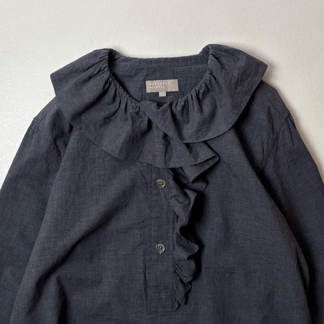 マーガレットハウエル　ファインコットンシャンブレーフリルカラーブラウス　グレー