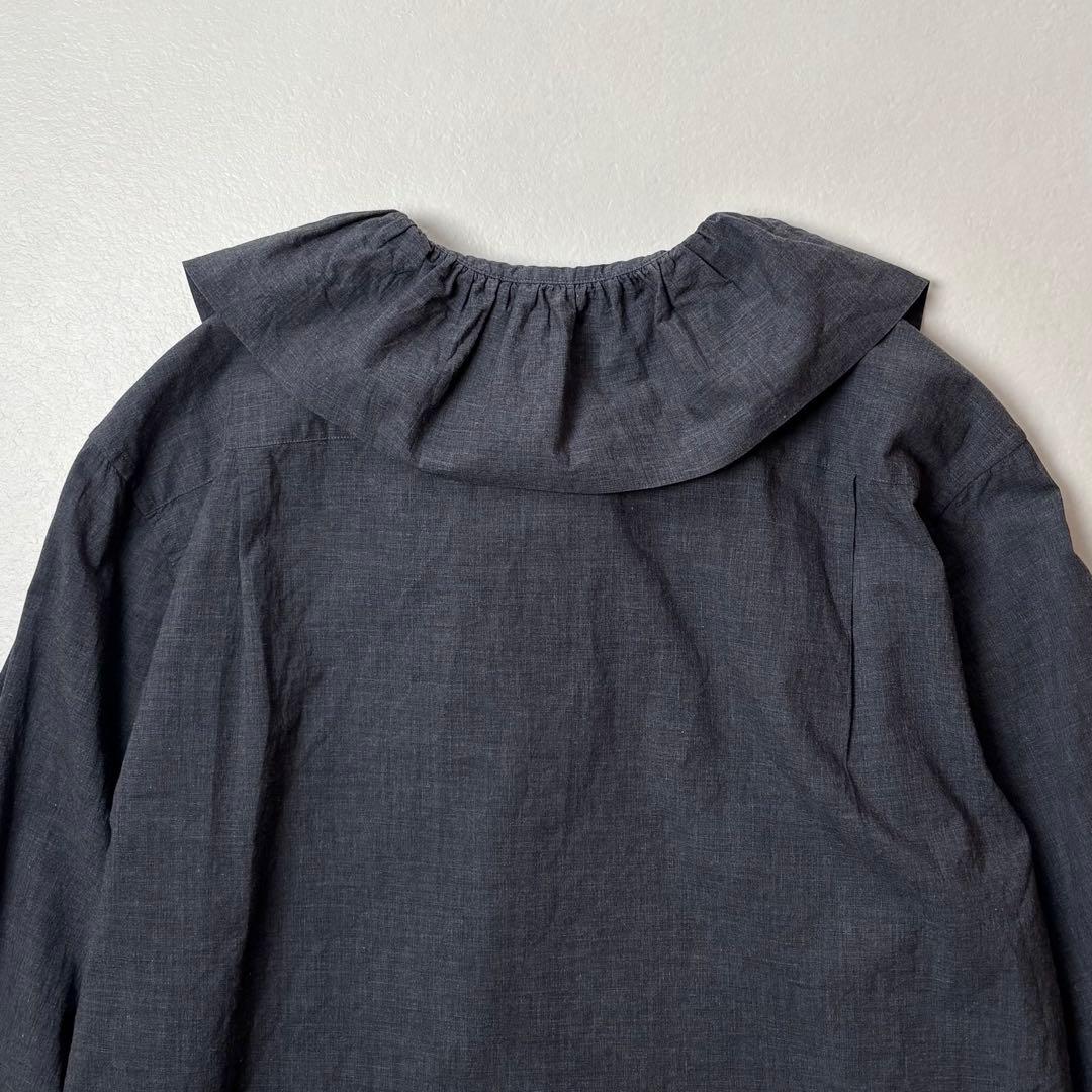 マーガレットハウエル　ファインコットンシャンブレーフリルカラーブラウス　グレー