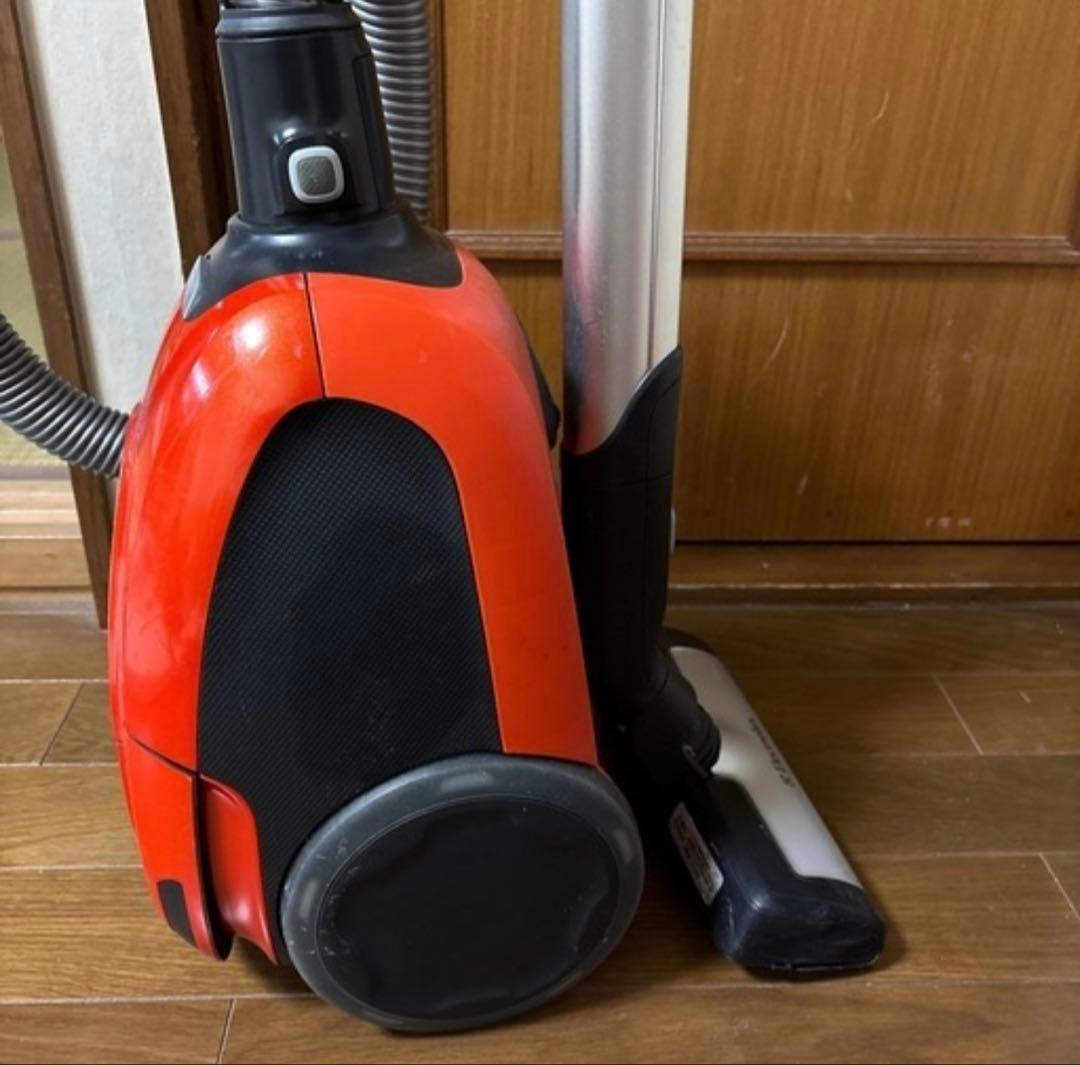 Electrolux 紙パック式掃除機 『エルゴスリーオート』　パック付き