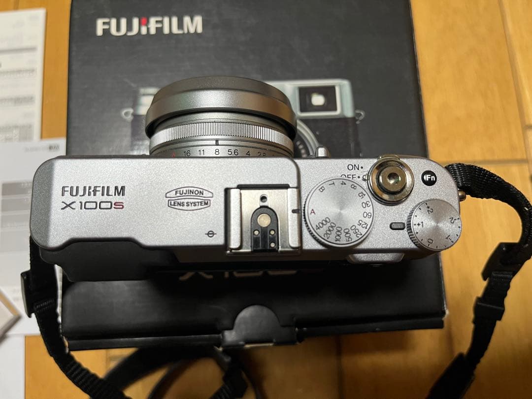 FUJIFILM X100S コンパクトデジタルカメラ