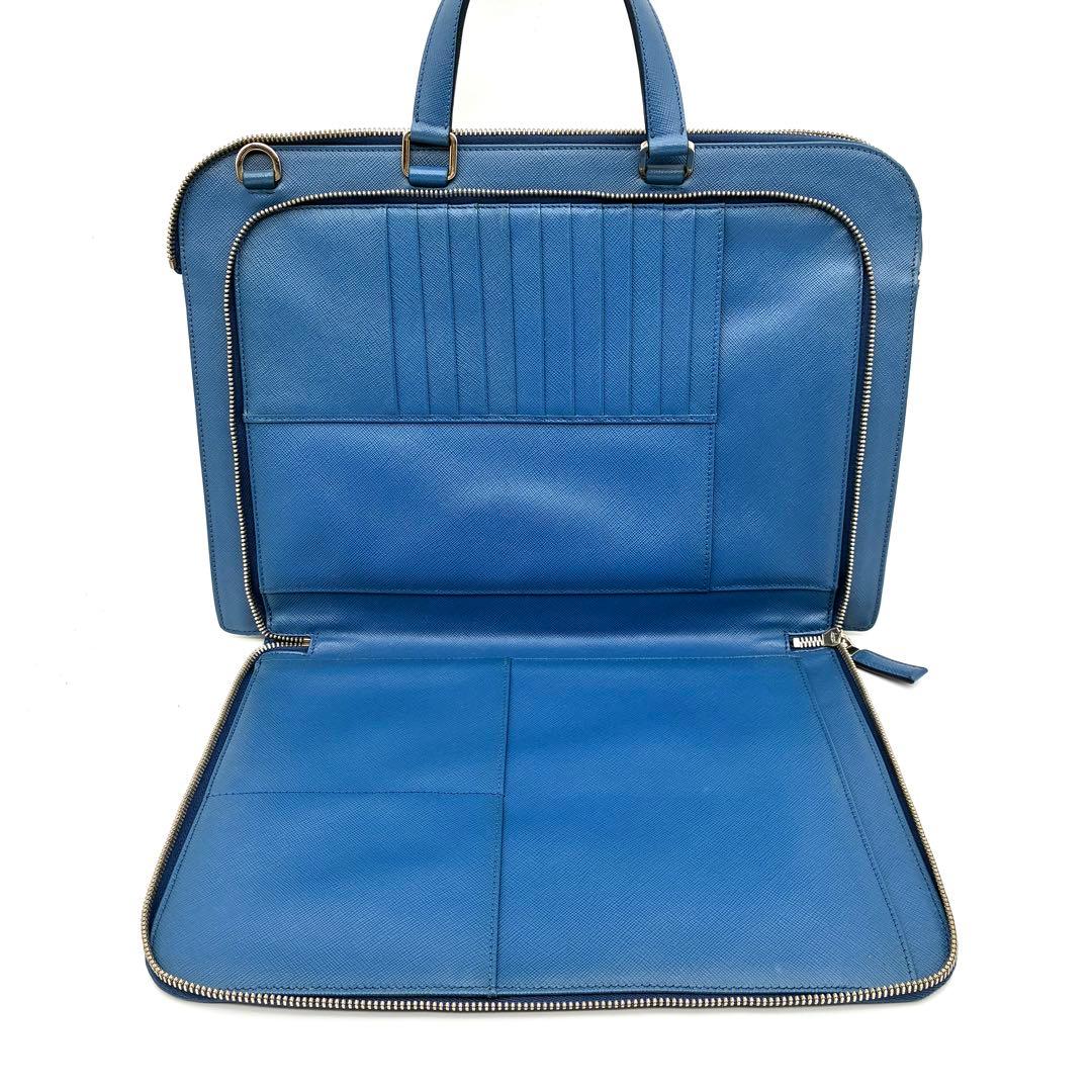 極美品 プラダ ビジネスバッグ 三角ロゴ サフィアーノレザー 白タグ ブルー