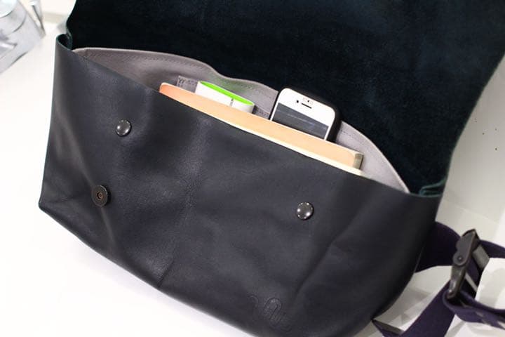 Uni&co.メッセンジャーバッグ　ダークネイビー　Sサイズ