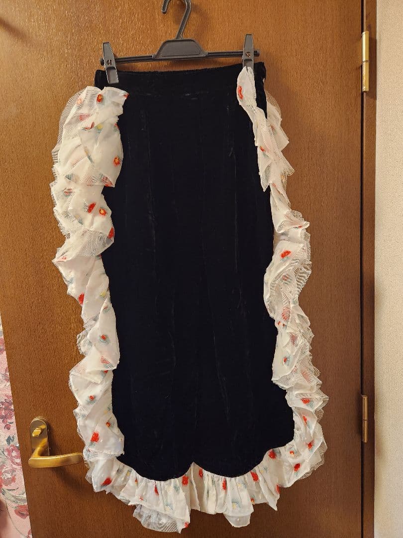 SIIILON♡フリル付き両横スリットスカート　ウエストゴム