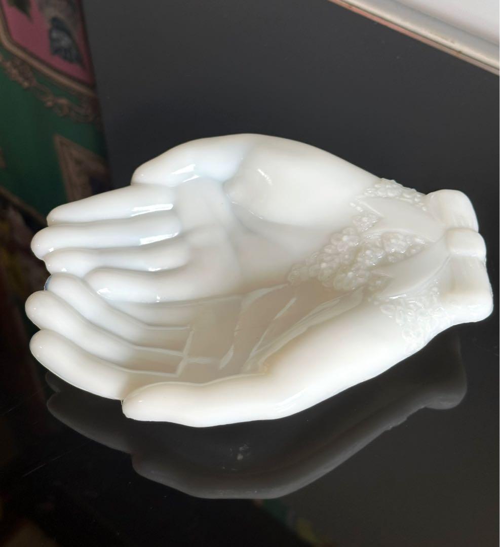 ミッドセンチュリー　ソープディッシュ　ハンドトレイ　ミルクガラス　AVON