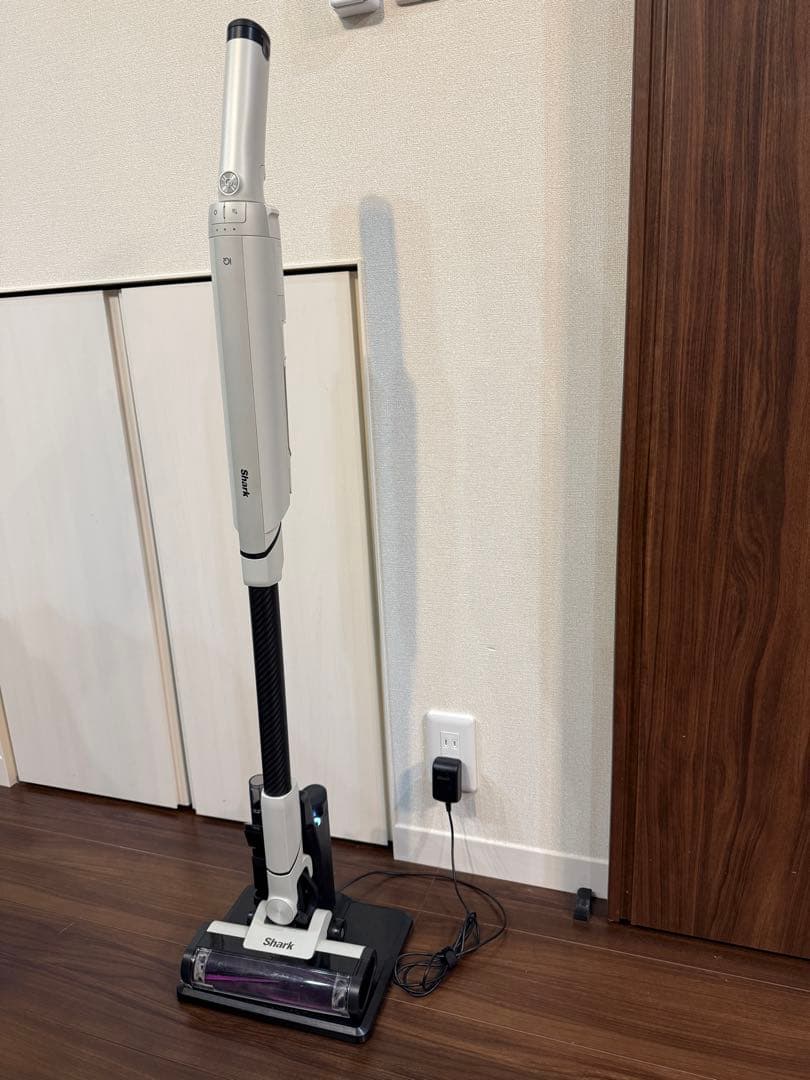 Shark スティッククリーナー LC200JIV