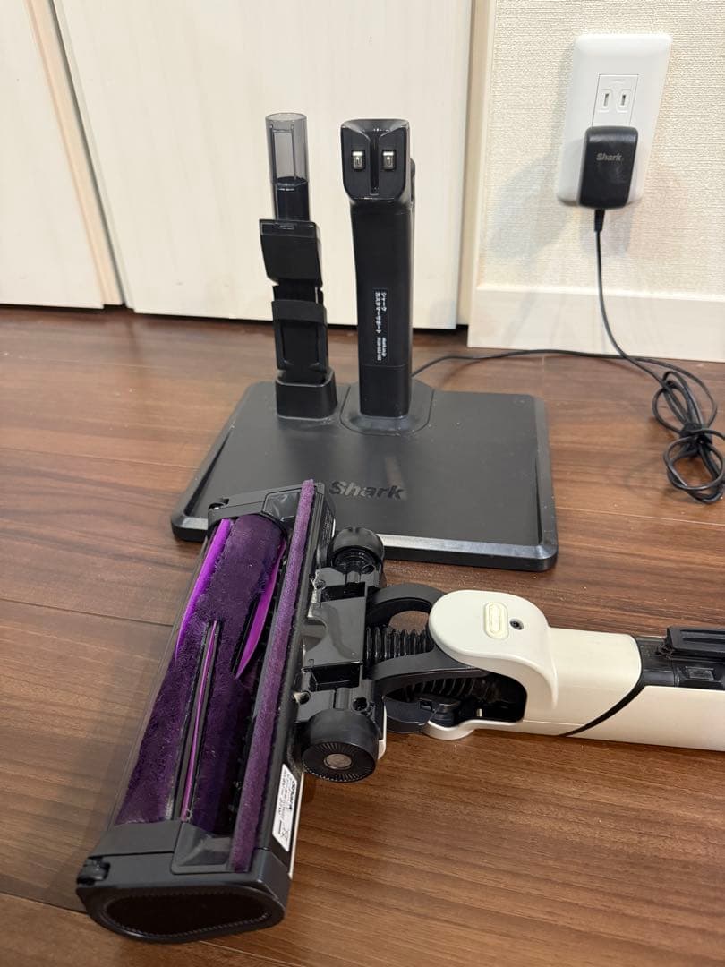 Shark スティッククリーナー LC200JIV