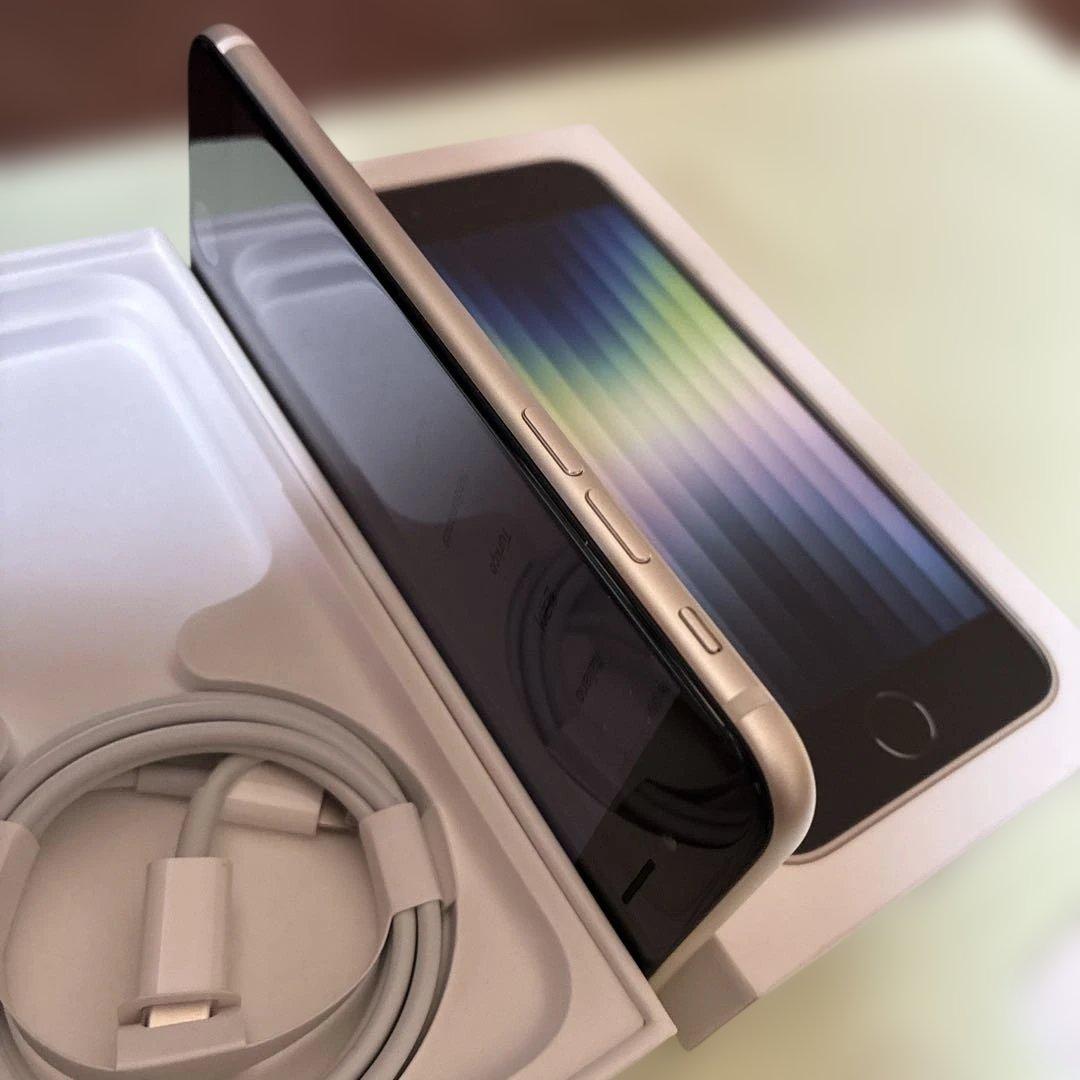 iPhoneSE 第3世代　64GB バッテリー残量100%