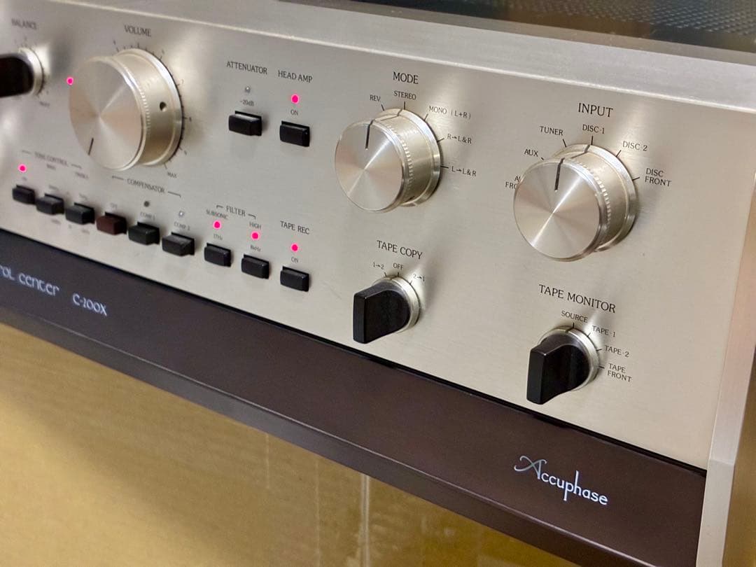 【完動・美品・名機】Accuphase C-200X プリアンプ