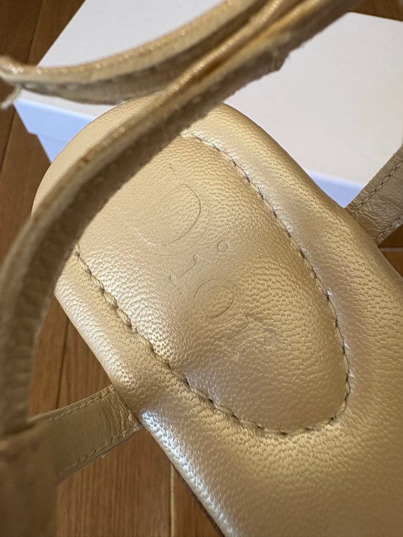 新品！Dior ベージュ サンダル