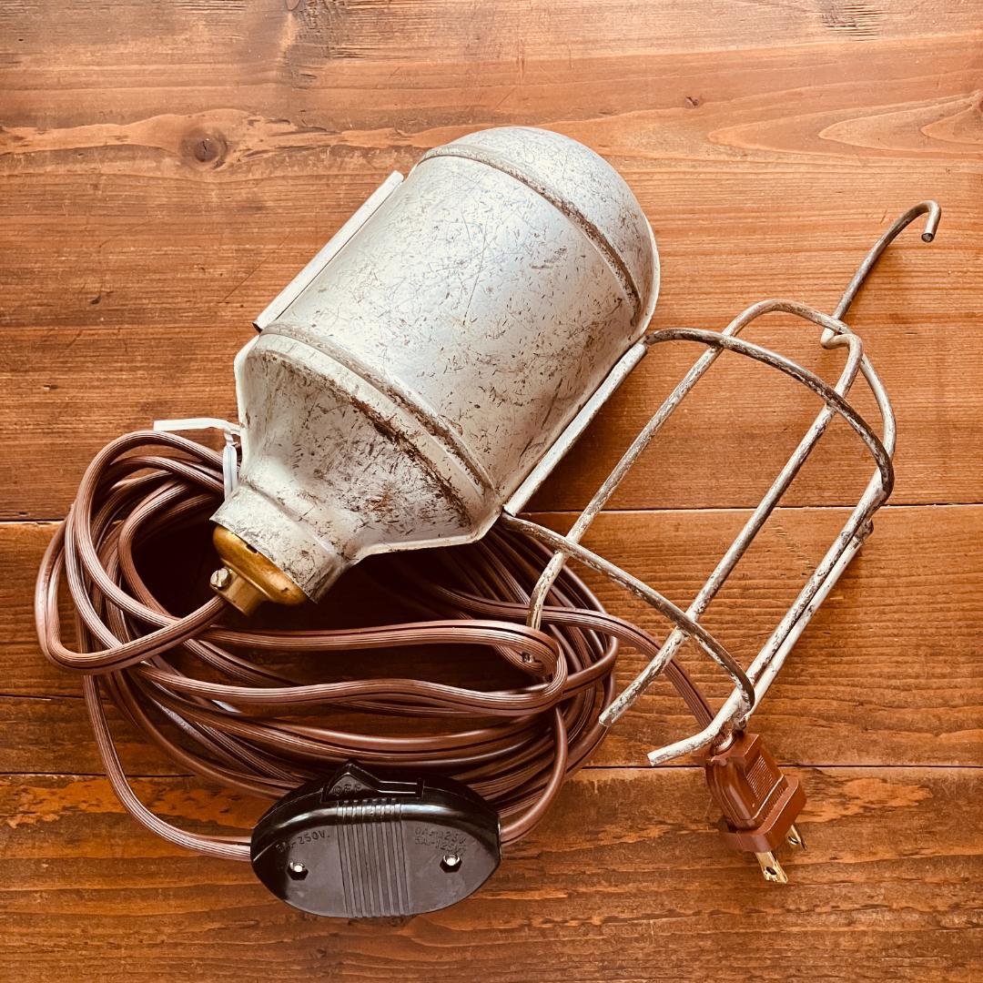 USAインダストリアルランプ／アメリカ／作業灯／vintage／Leviton