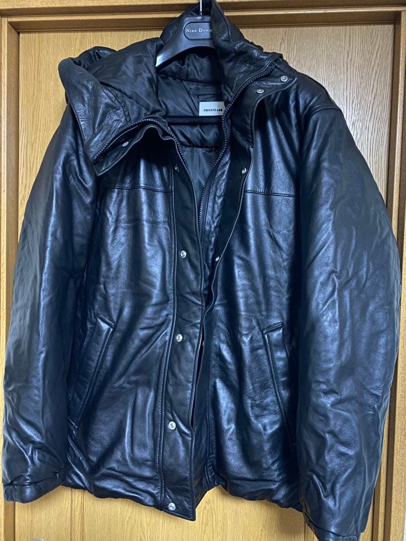 ブラックレザー ダウンジャケット