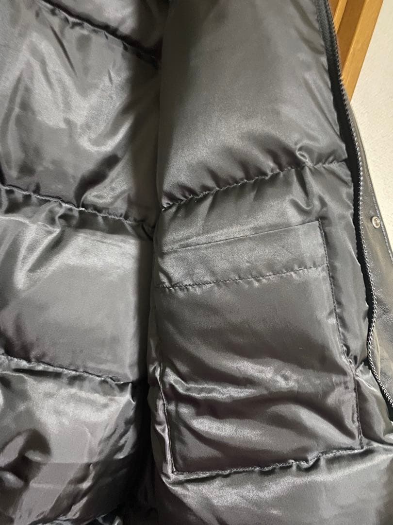 ブラックレザー ダウンジャケット