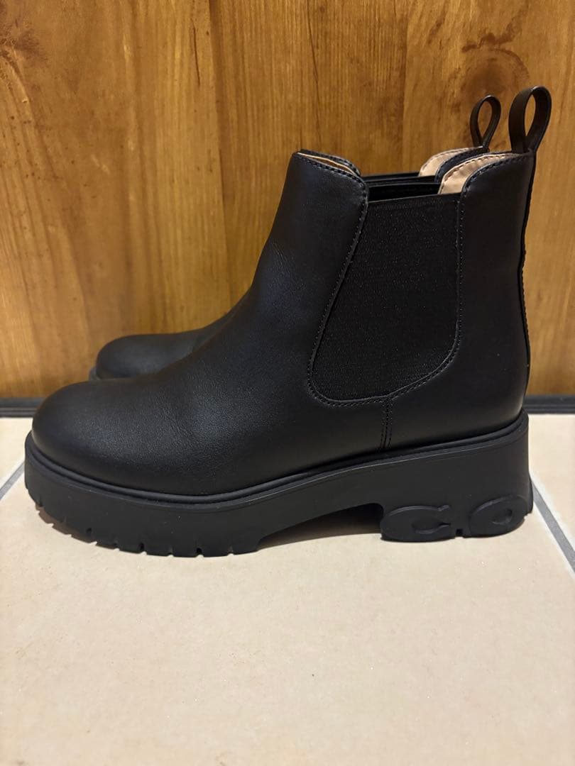 K*様 【即日配送】coach ショートブーツ　厚底　箱、袋付き 匿名配送　宅配