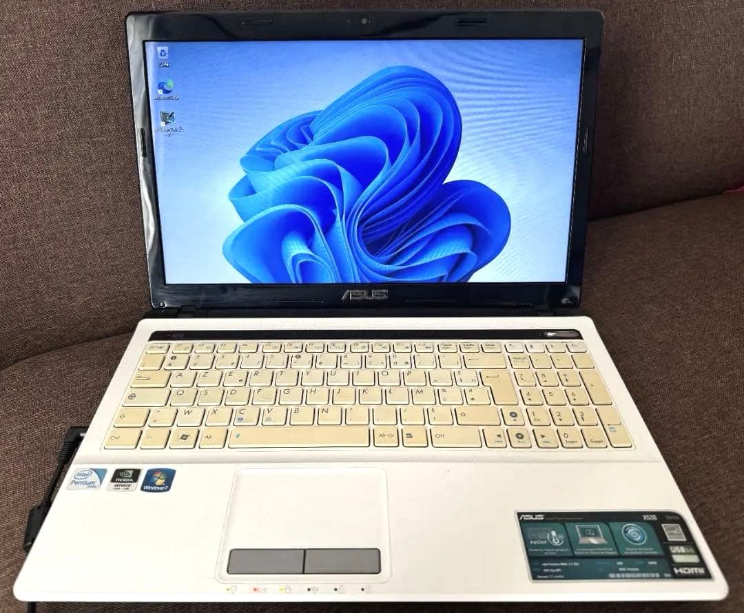 フランス仕様　ASUS X53S windows11