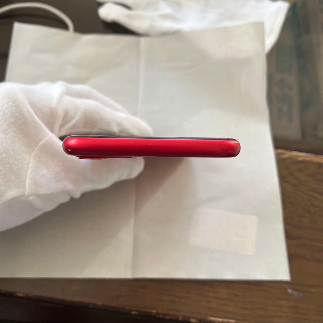 iPhone11 本体　64GB レッド