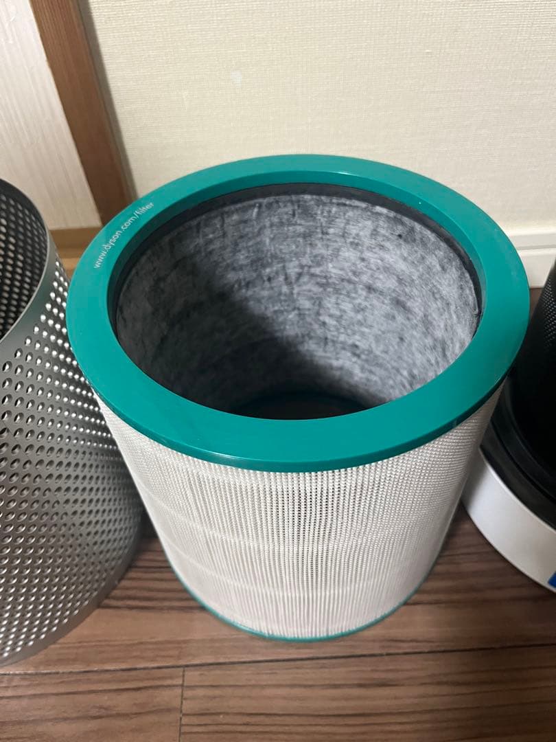 美品 ダイソン 空気清浄機能付タワーファン シルバー (TP03 WS)