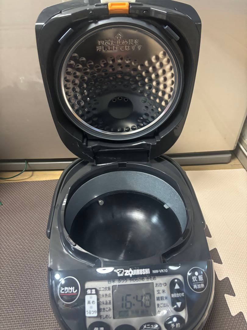 象印マホービン 炊飯器 5.5合 ホワイト NW-VK10-25年製