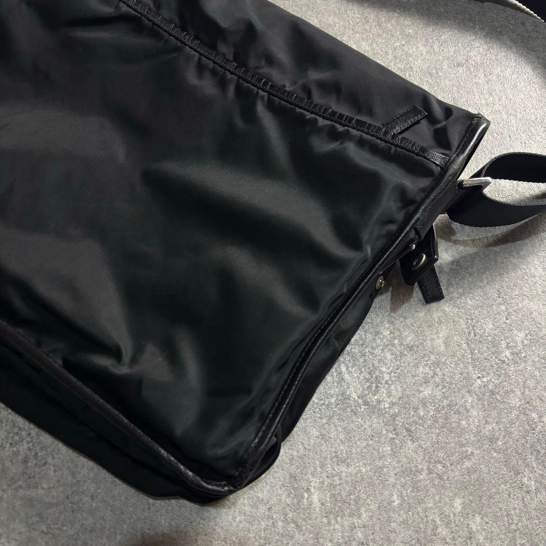 PRADA SHOULDER BAG LEATHER × NYLON
