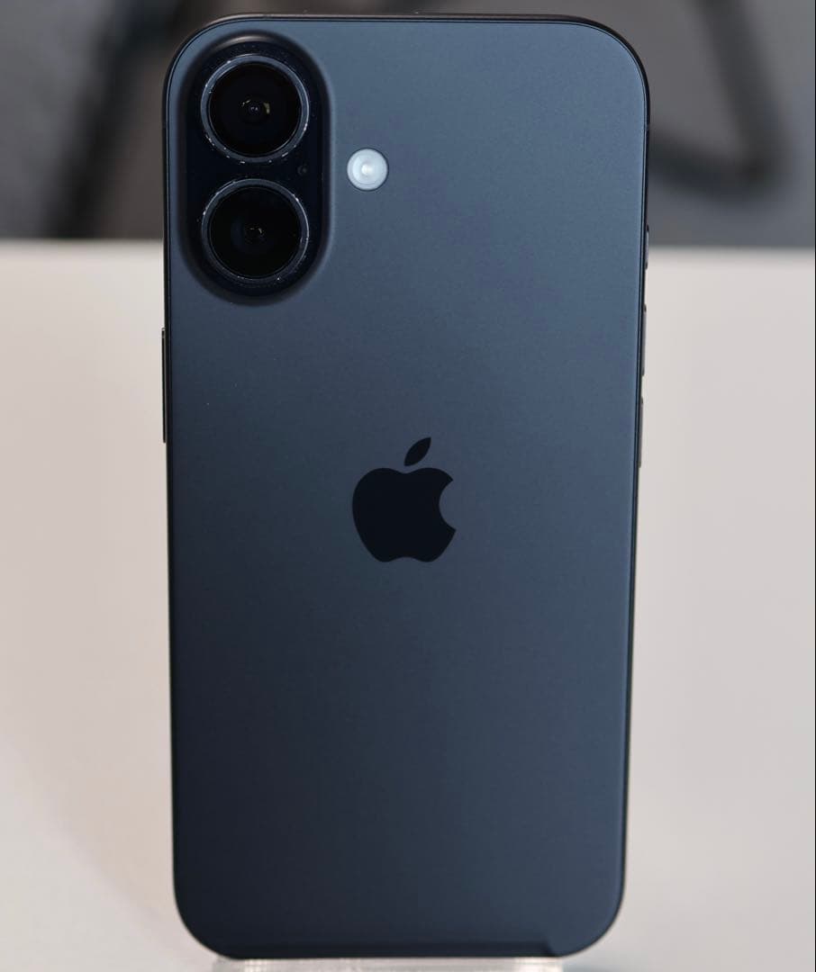 iPhone 16 本体 ブラック 128GB