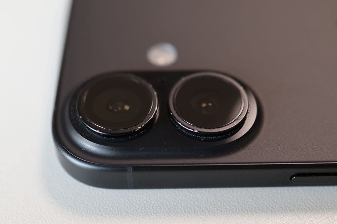 iPhone 16 本体 ブラック 128GB