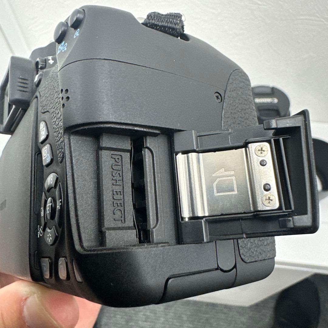 Canon EOS kiss X7i デジタル一眼レフカメラ