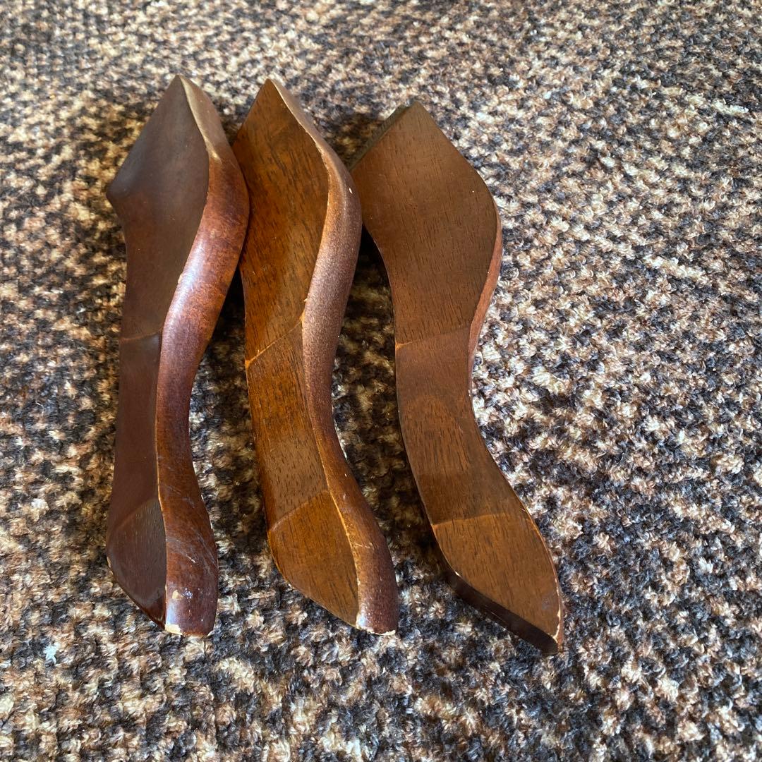 八角形の木製テーブル