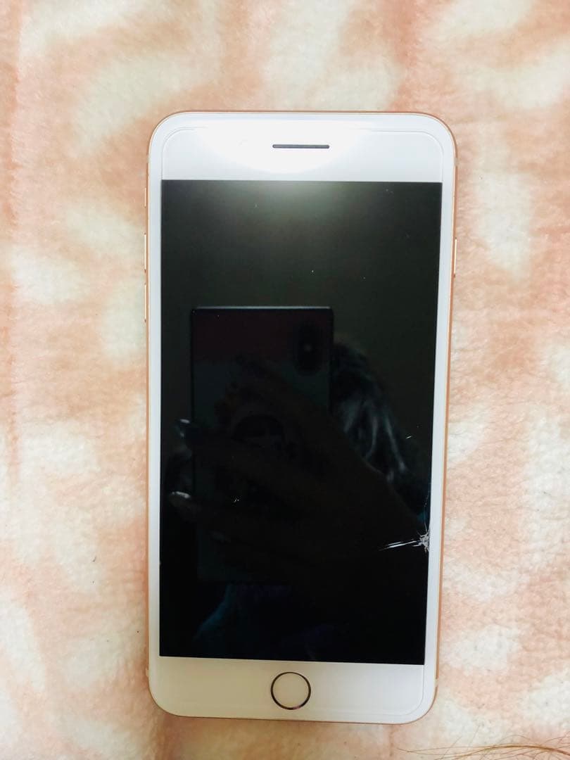 i phone 8plus 64GB SIMフリー　本体のみ　ピンク　ゴールド