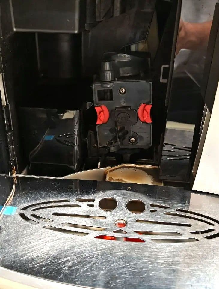 オーバーホール済み　マグニフィカ ESAM03110S　デロンギ