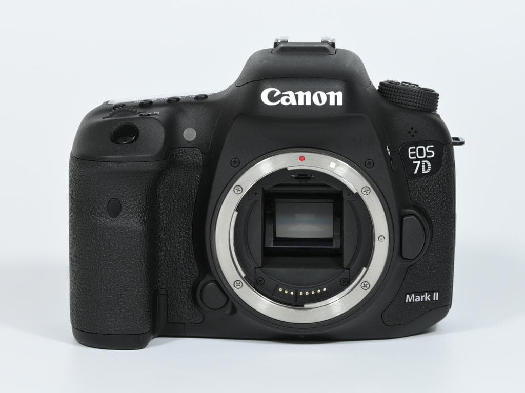 【美品】 キヤノン　Canon EOS 7D Mark II ボディ