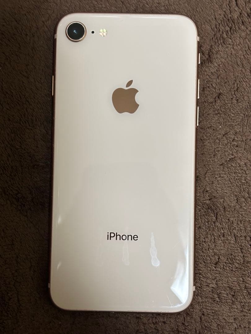 Apple iPhone 8 64GB SIMフリー　本体（箱、備品つき）