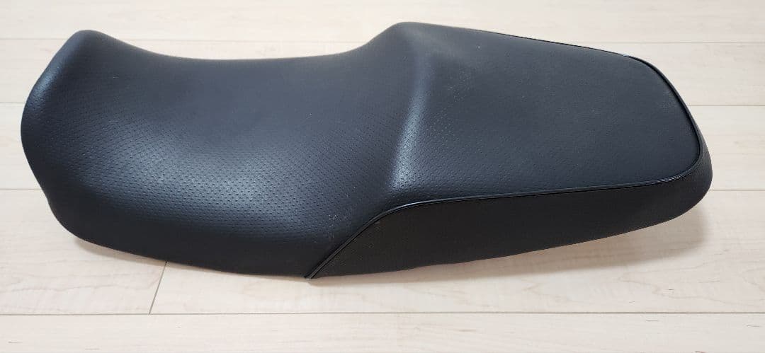 ホンダCB400SF　SB NC42スーパーボルドール　ローシート20mmダウン