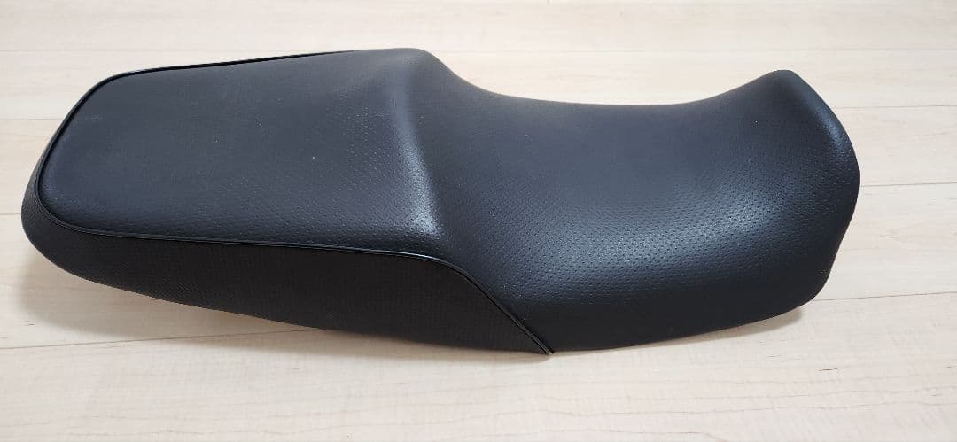 ホンダCB400SF　SB NC42スーパーボルドール　ローシート20mmダウン