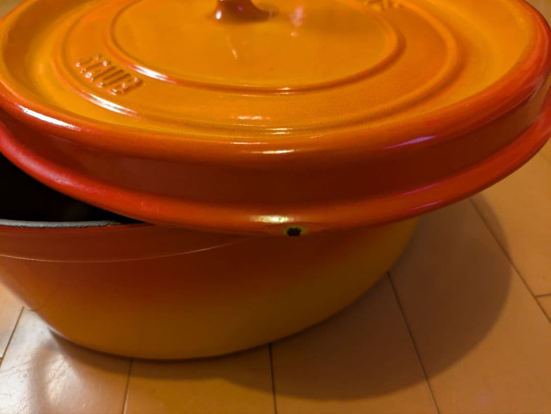 STAUB 鋳鉄製鍋 オレンジと赤のグラデーション（30センチ）