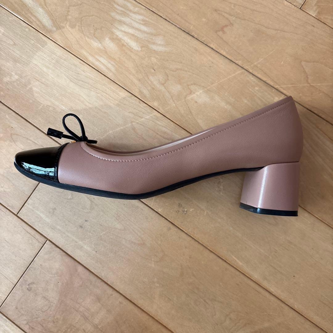 プラダパンプス