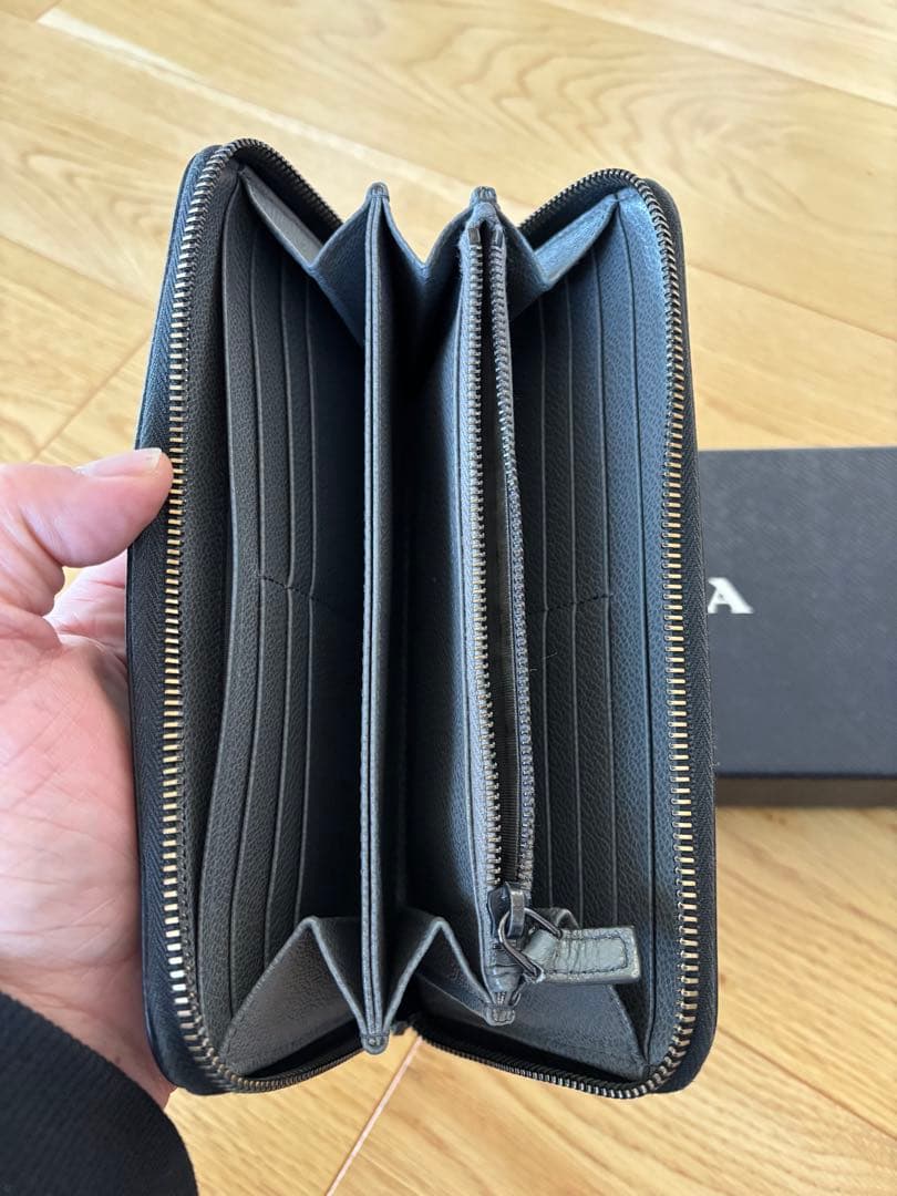 プラダ 長財布　大阪泉佐野りんくう店で購入