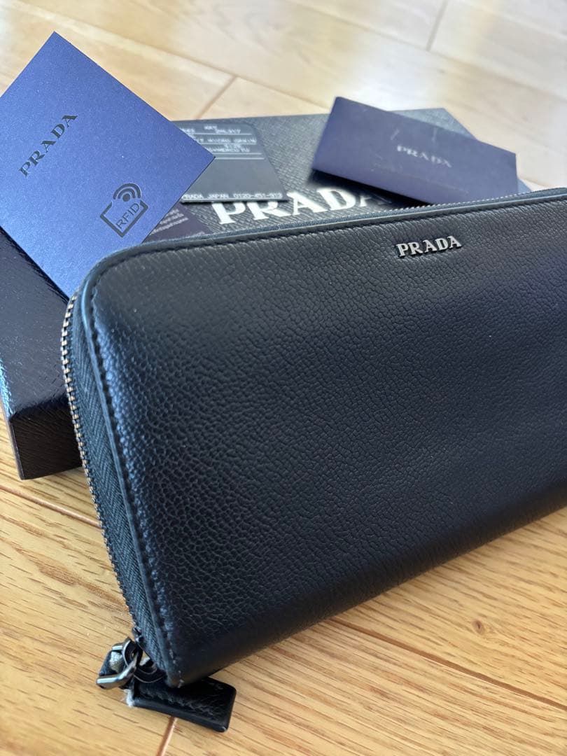 プラダ 長財布　大阪泉佐野りんくう店で購入