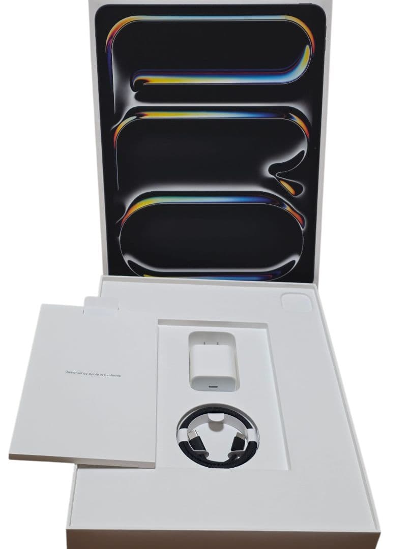 iPad Pro 13インチ M4 Wi-Fi 256 純正キーボード付き