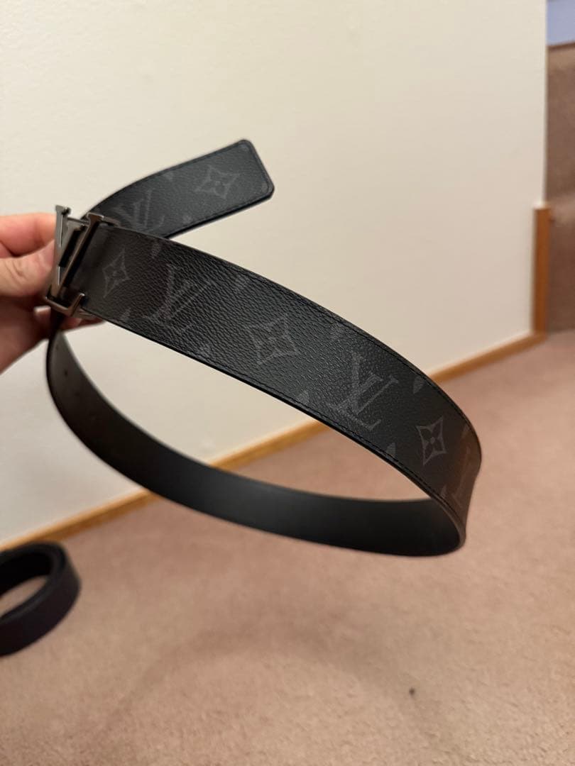 【美品】Louis Vuitton ベルト・lvイニシャル40MMリバーシブル