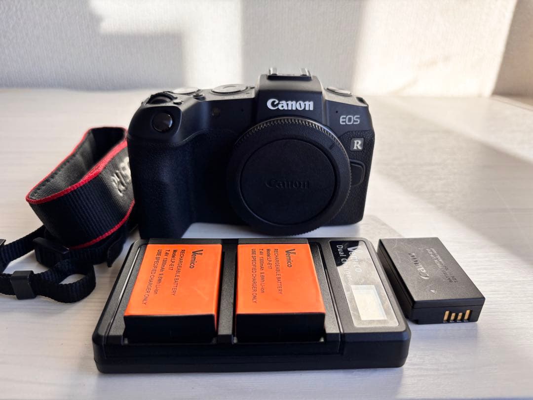 ほぼ新品 キャノン EOS RP(おまけ付き)