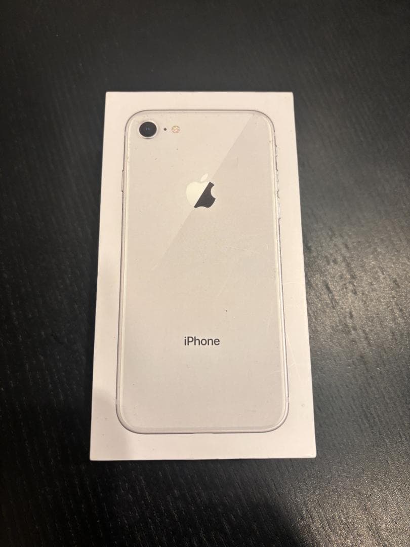 T*t様 iPhone8 64GB シルバー SIMフリー 背面割れあり