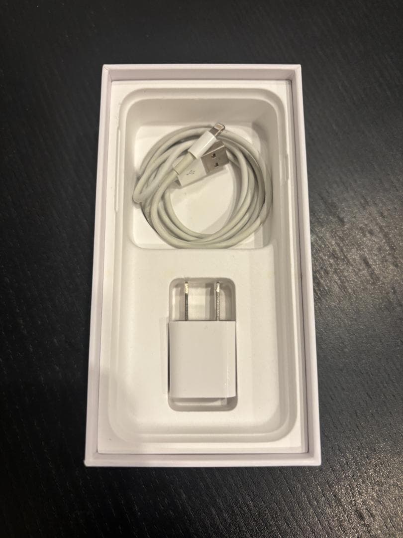 T*t様 iPhone8 64GB シルバー SIMフリー 背面割れあり