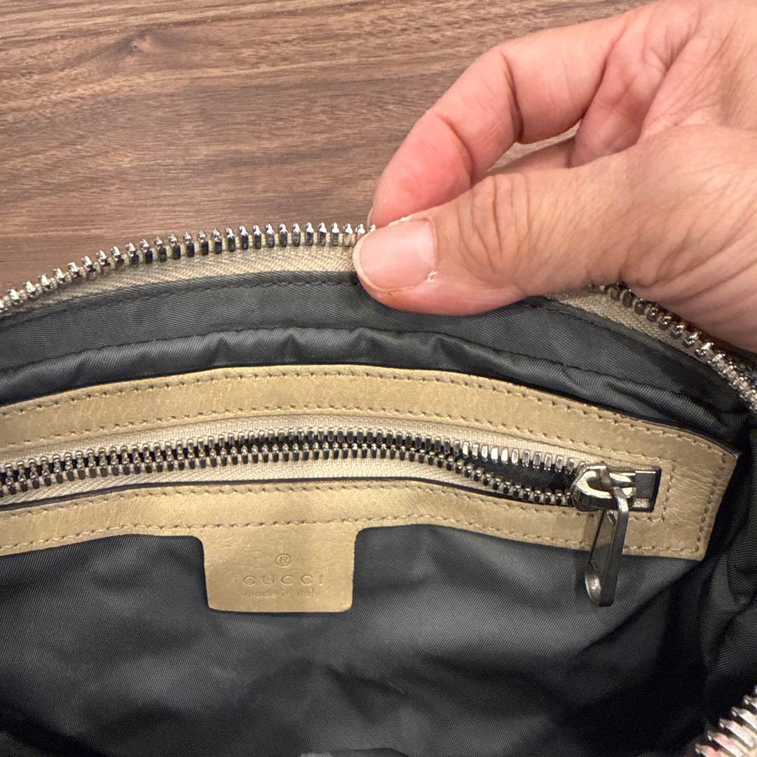 GUCCI ボディバッグ グレー