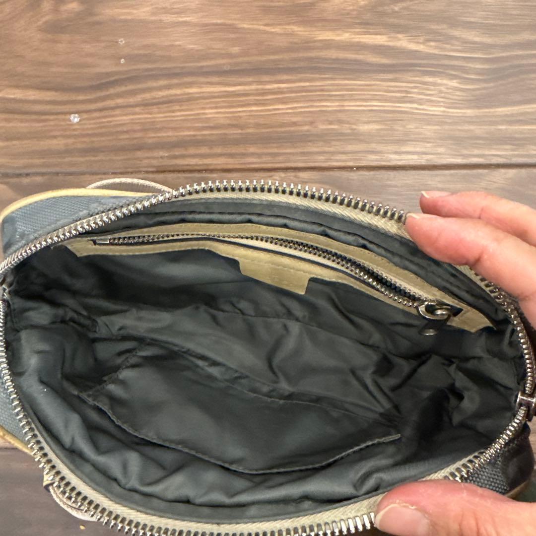 GUCCI ボディバッグ グレー