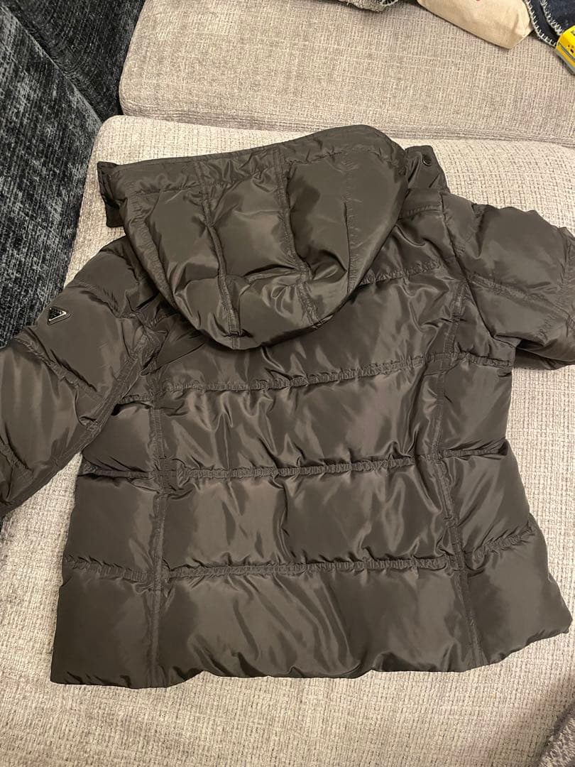 PRADA フード付きダウンジャケット　ブラック