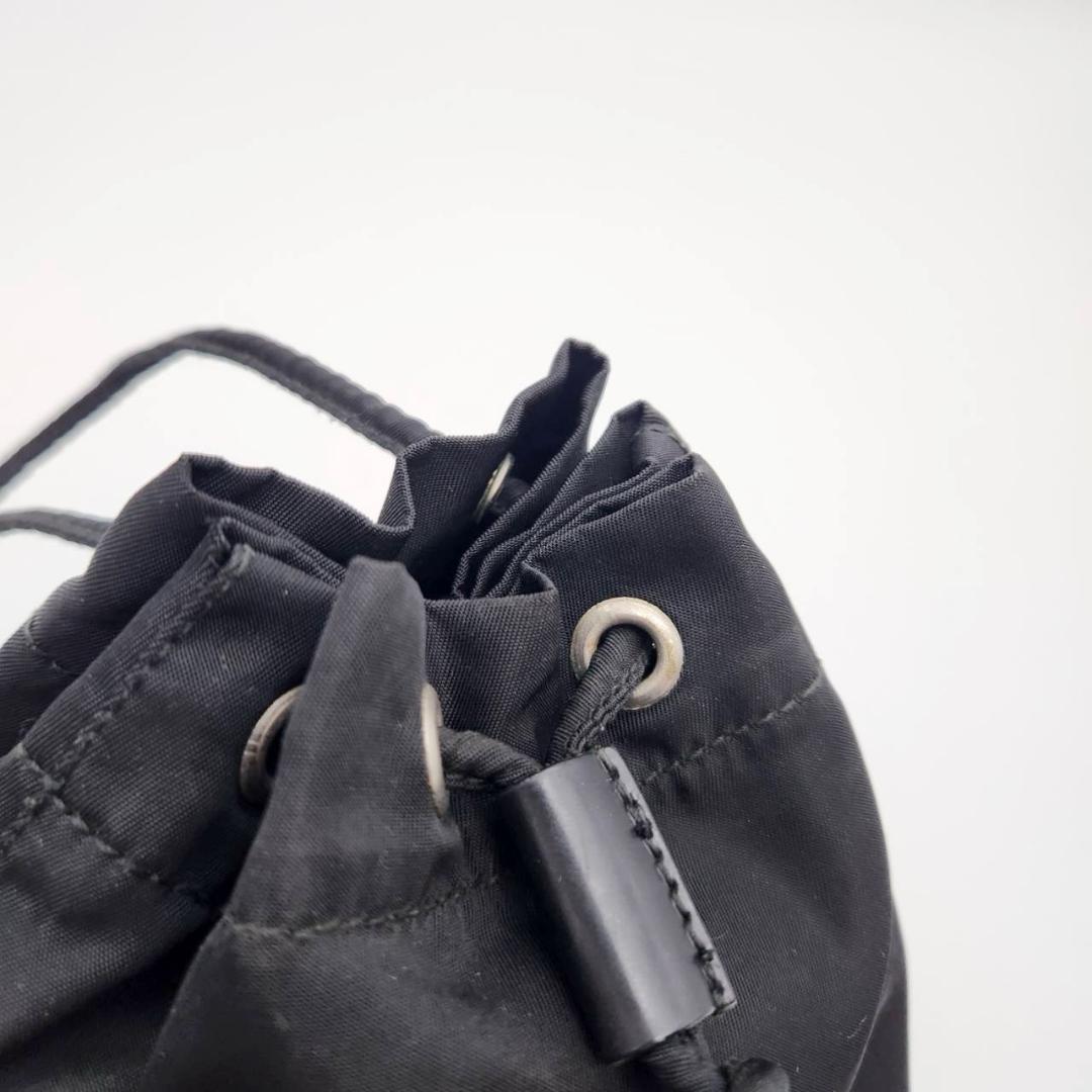 プラダ 巾着ポーチ ナイロン 三角ロゴプレート 近年 ミニバッグ 白タグ 良品