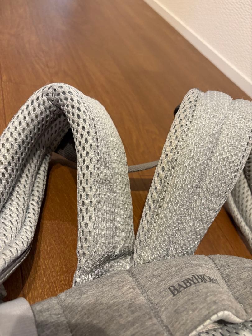 ベビービョルン抱っこ紐　ベビーキャリア Harmony